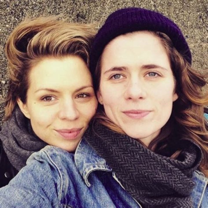 Ali Liebert Bio, Net Worth, Movies, Partner, Lesbian, IMDb, Instagram, Siblings