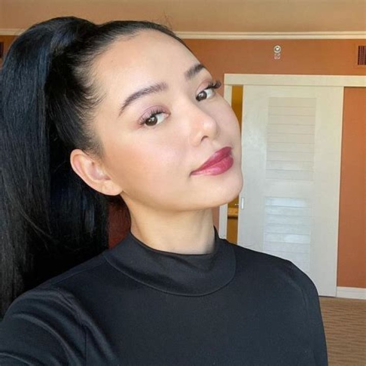 Bella Poarch’s Bio, Height, Weight, Body Measurements, Net Worth & More