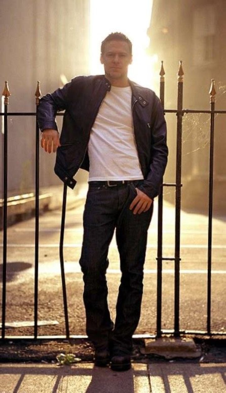 Bryan Adams Height, Weight, Body Measurements, Shoe Size