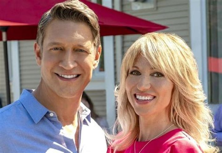 Debbie Gibson Dating, Boyfriend, Engaged, Net Worth, Songs, Wiki-Bio, Age, Height