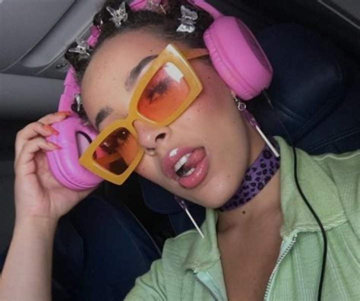 Doja Cat’s Bio, Height, Weight, Body Measurements, Dating History & More