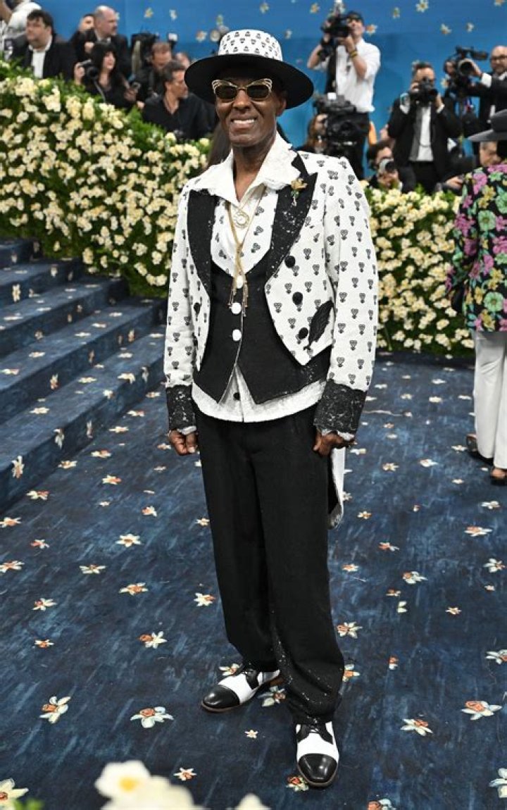 Is Dapper Wife expecting a baby? Who exactly is Dapper Wife, and does she have any kids? - SarkariResult