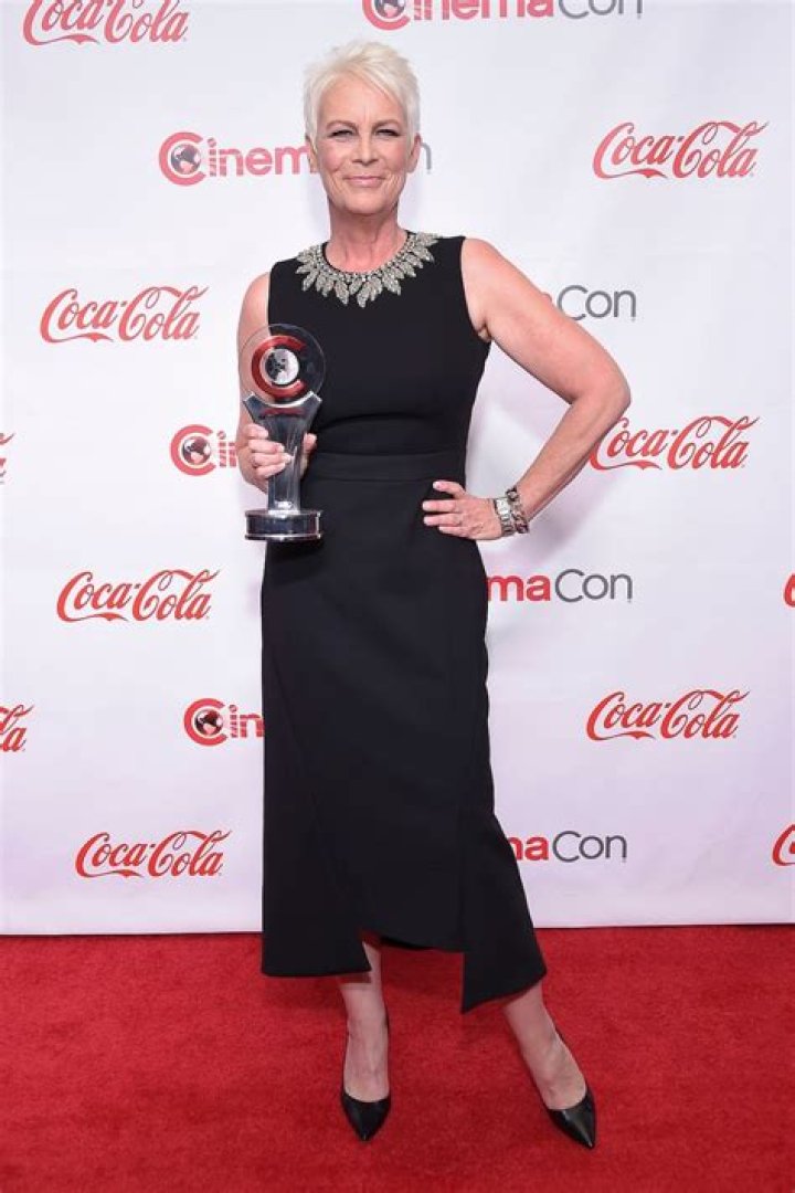 Jamie Lee Curtis’ Height, Weight, Dating History, Body Measurements, Net Worth & More