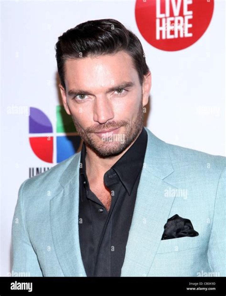 Julian Gil