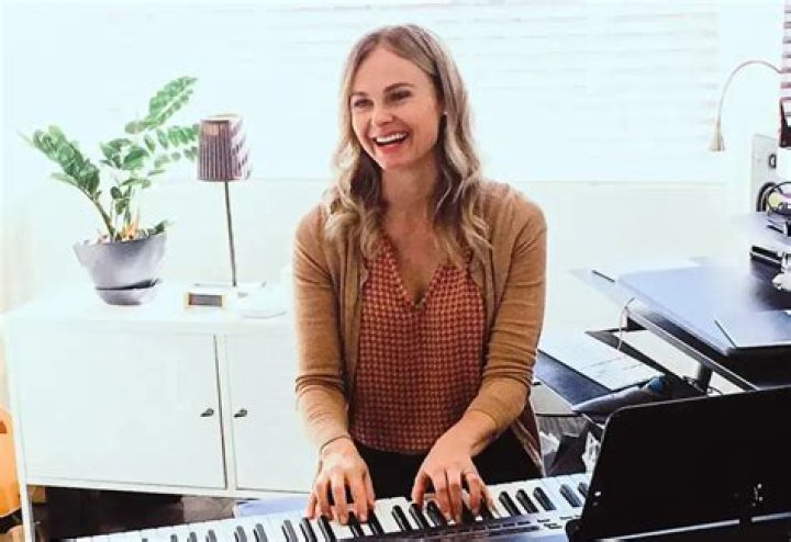 Professional Singing Classes : Top Techniques - SarkariResult