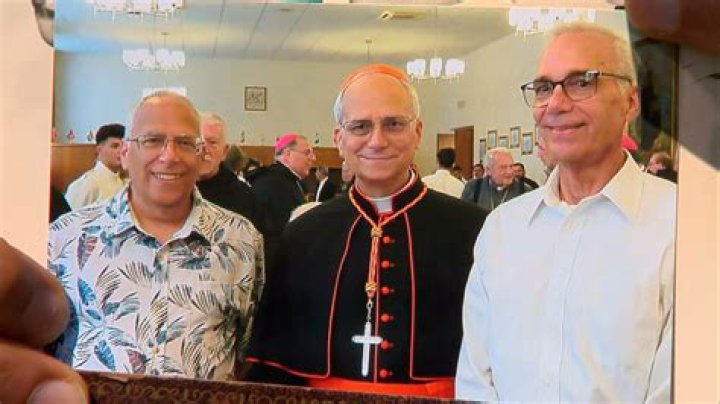 Robi Domingo Parents, Meet Father Roberto Domingo And Mother Mary Ann Domingo - SarkariResult