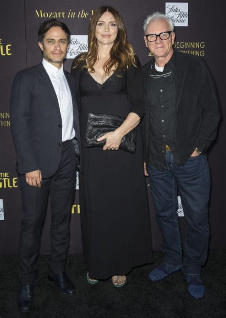 Saffron Burrows Height, Weight, Measurements, Bra Size, Shoe Size