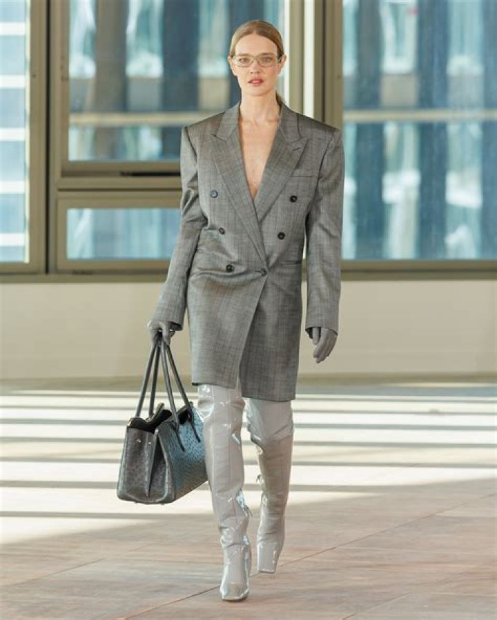 Stella McCartney Bio, Net Worth, Parents, Siblings, Kids, Instagram, Age