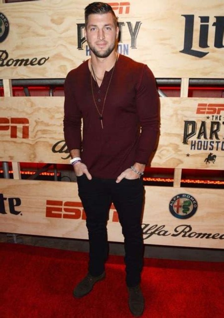 Tim Tebow Height, Weight, Body Measurements, Shoe Size