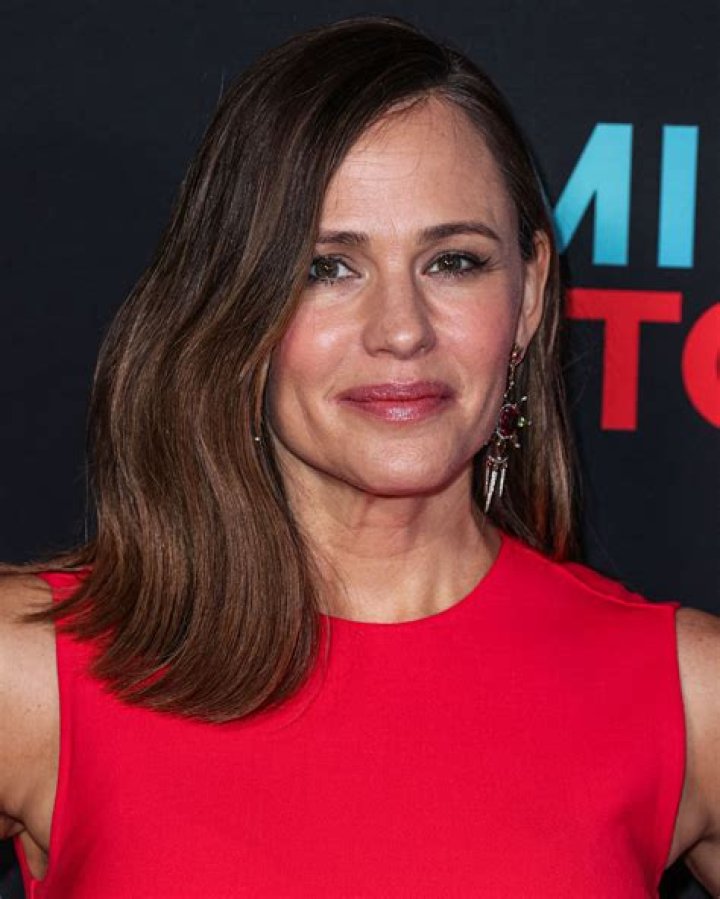 What's the Latest on Jennifer Hanie? Where Was Jennifer Hanie Last Spotted? - SarkariResult