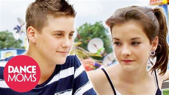 What’s the Real Age of Dance Moms Brooke Hyland? Also, her Boyfriend & Dating Life! Has she Married a Husband?